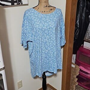 2xl lularoe blue and white floral Irma.